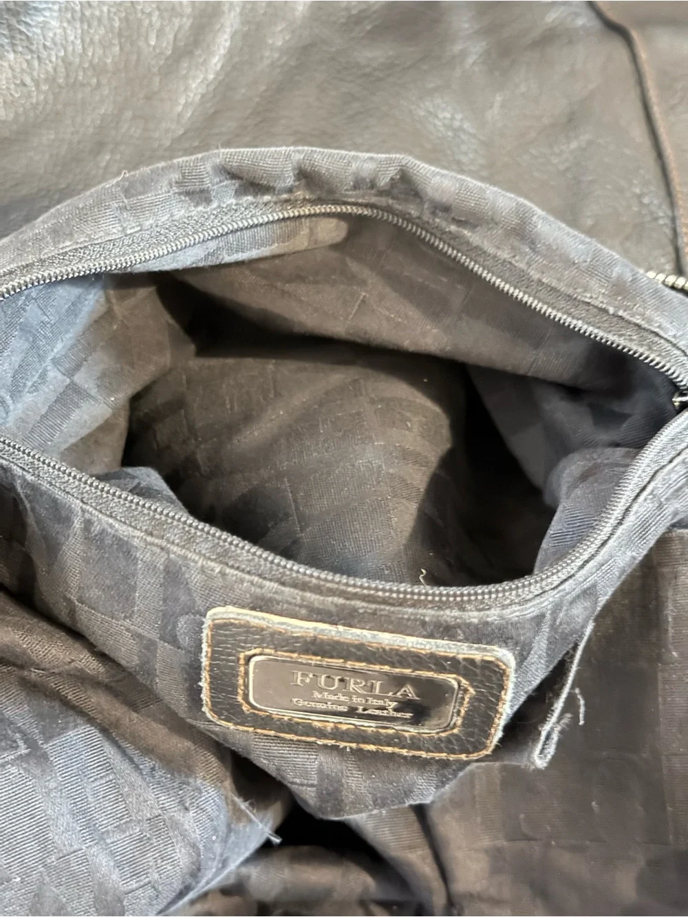 Furla spacious shoulder